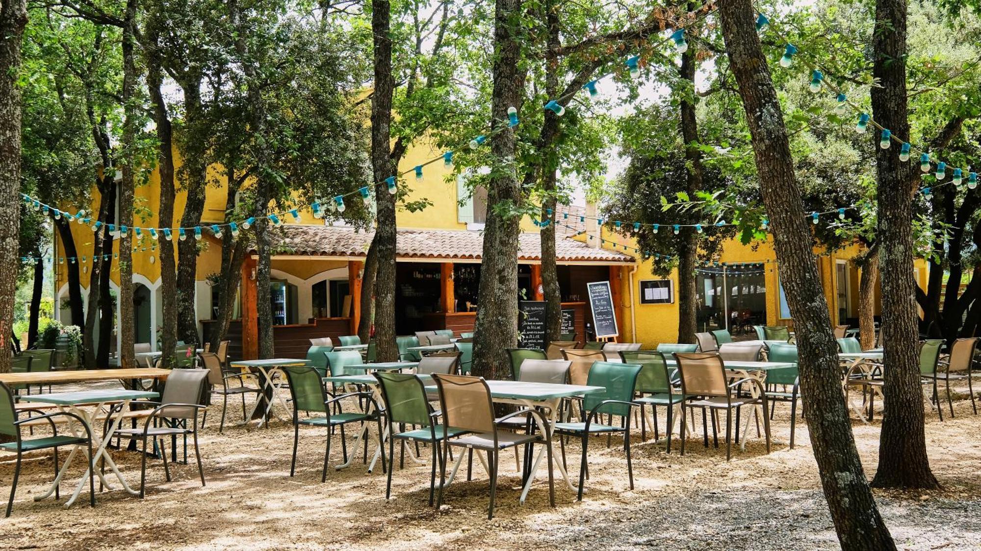 Domaine Les Chenes Blancs Hotel Saint-Saturnin-d'Apt Eksteriør billede