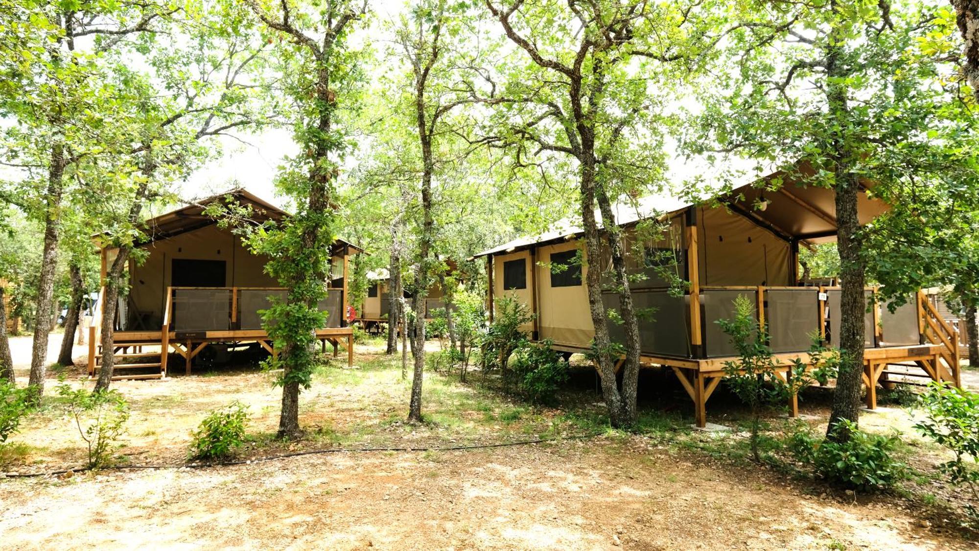 Domaine Les Chenes Blancs Hotel Saint-Saturnin-d'Apt Eksteriør billede