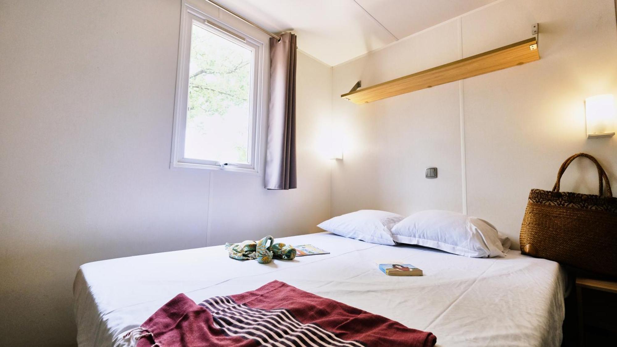Domaine Les Chenes Blancs Hotel Saint-Saturnin-d'Apt Eksteriør billede